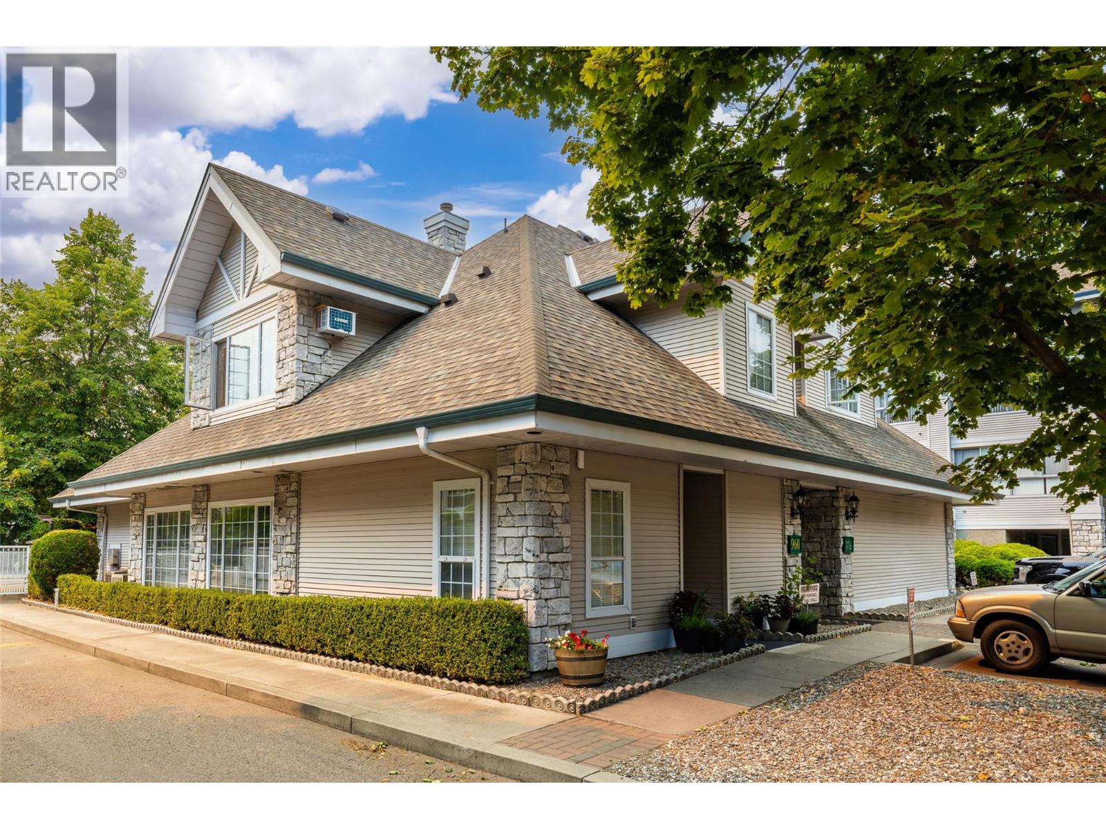 111 940 Glenwood Avenue, Kelowna