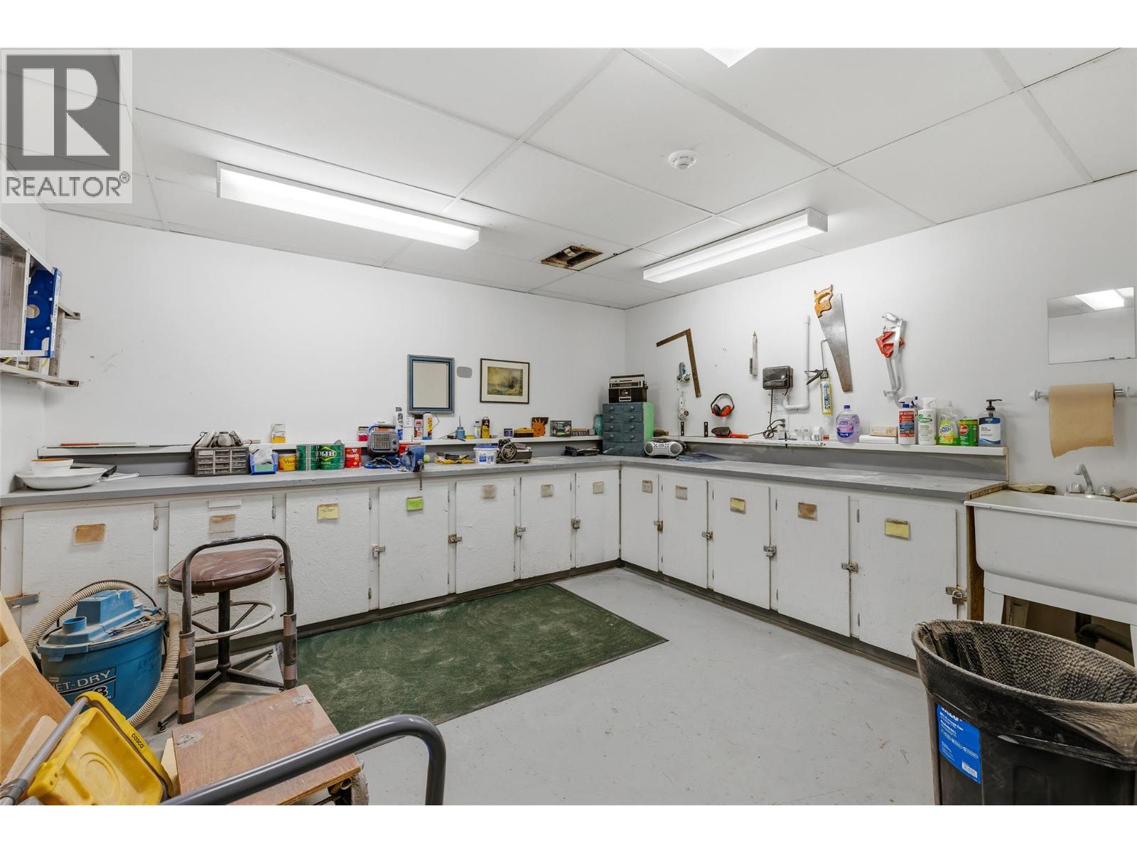 111 940 Glenwood Avenue, Kelowna