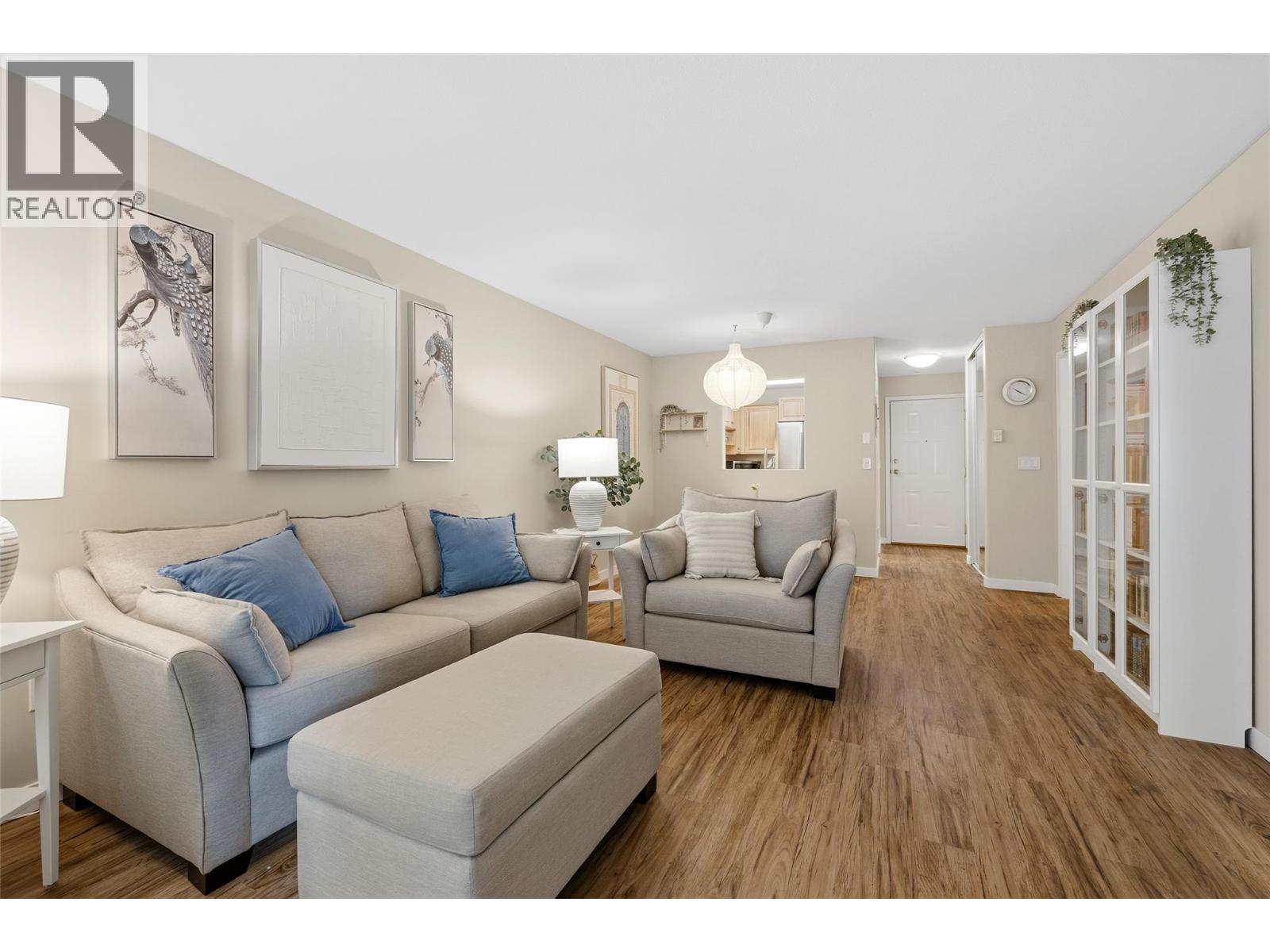 111 940 Glenwood Avenue, Kelowna
