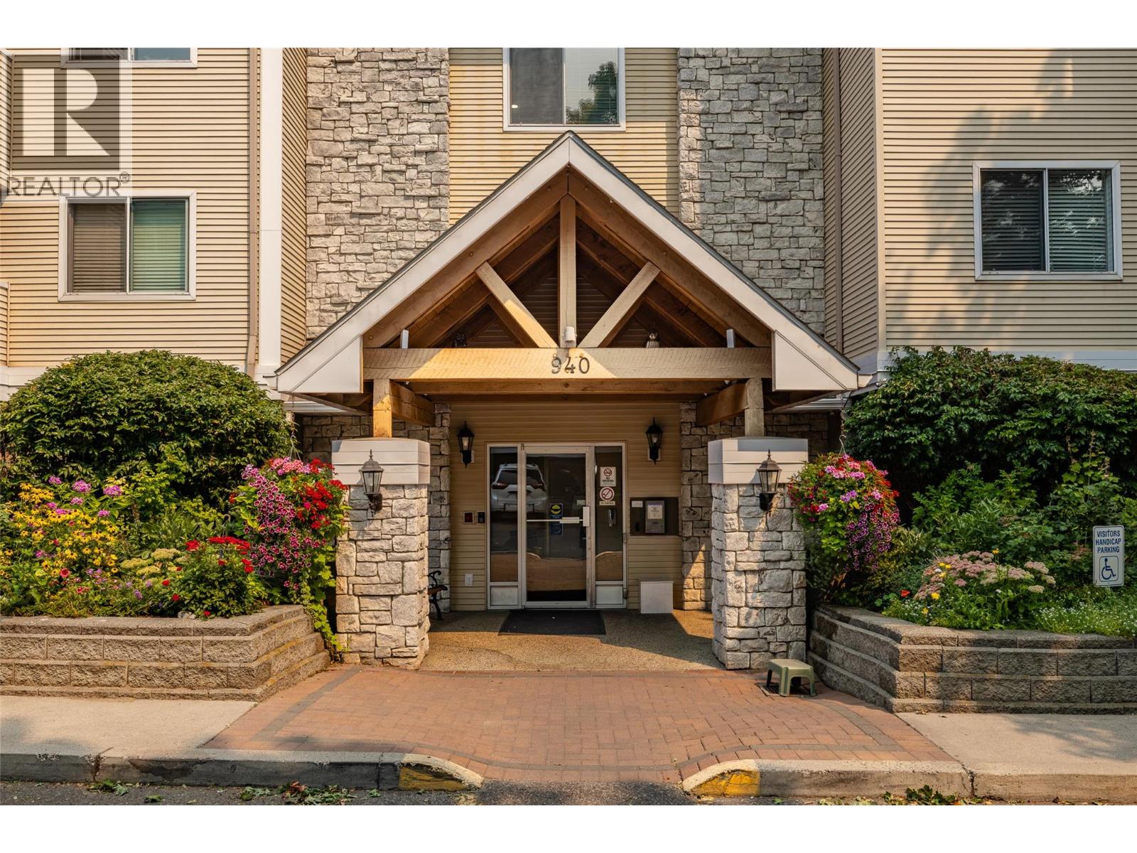 111 940 Glenwood Avenue, Kelowna