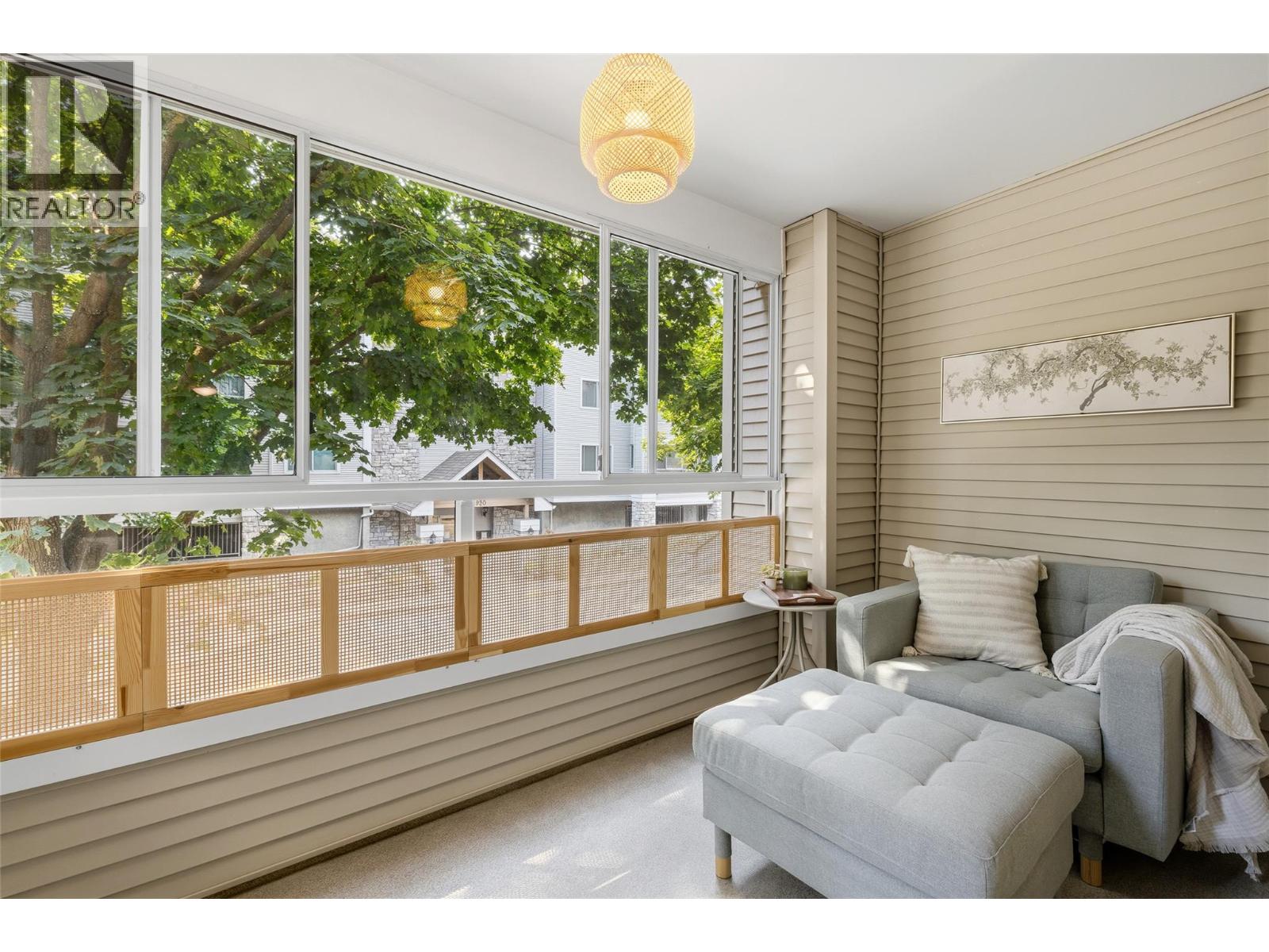 111 940 Glenwood Avenue, Kelowna