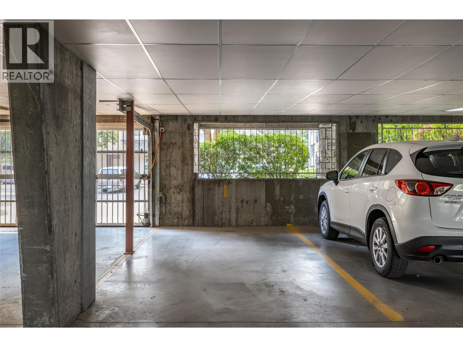 111 940 Glenwood Avenue, Kelowna