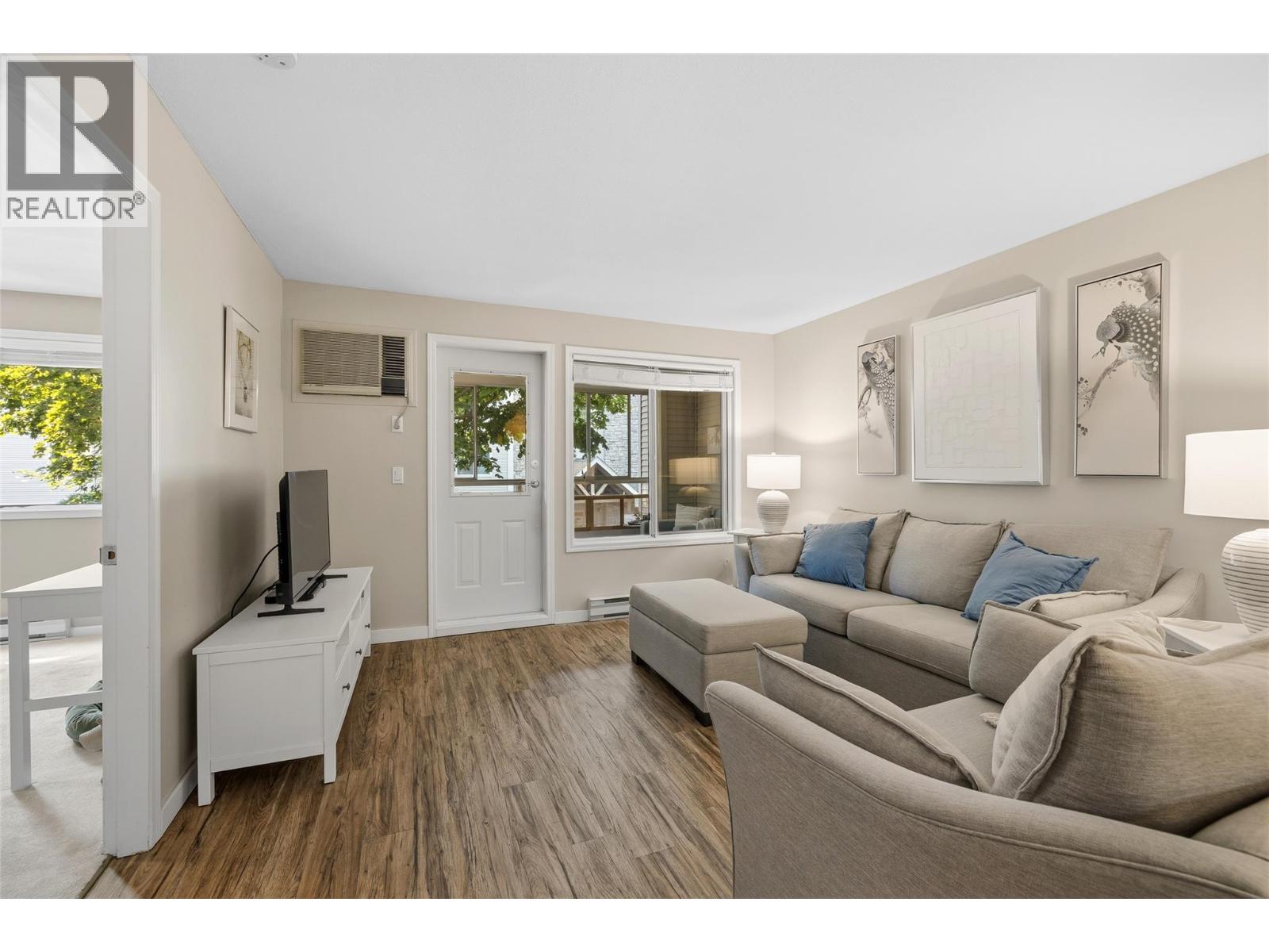 111 940 Glenwood Avenue, Kelowna