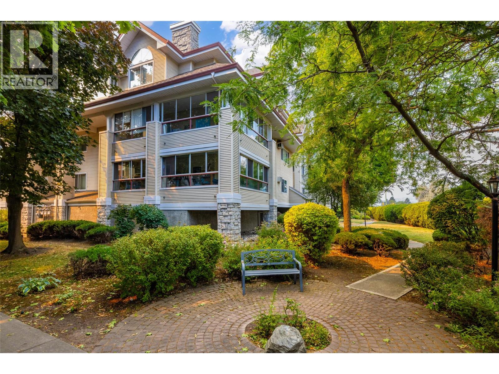 111 940 Glenwood Avenue, Kelowna