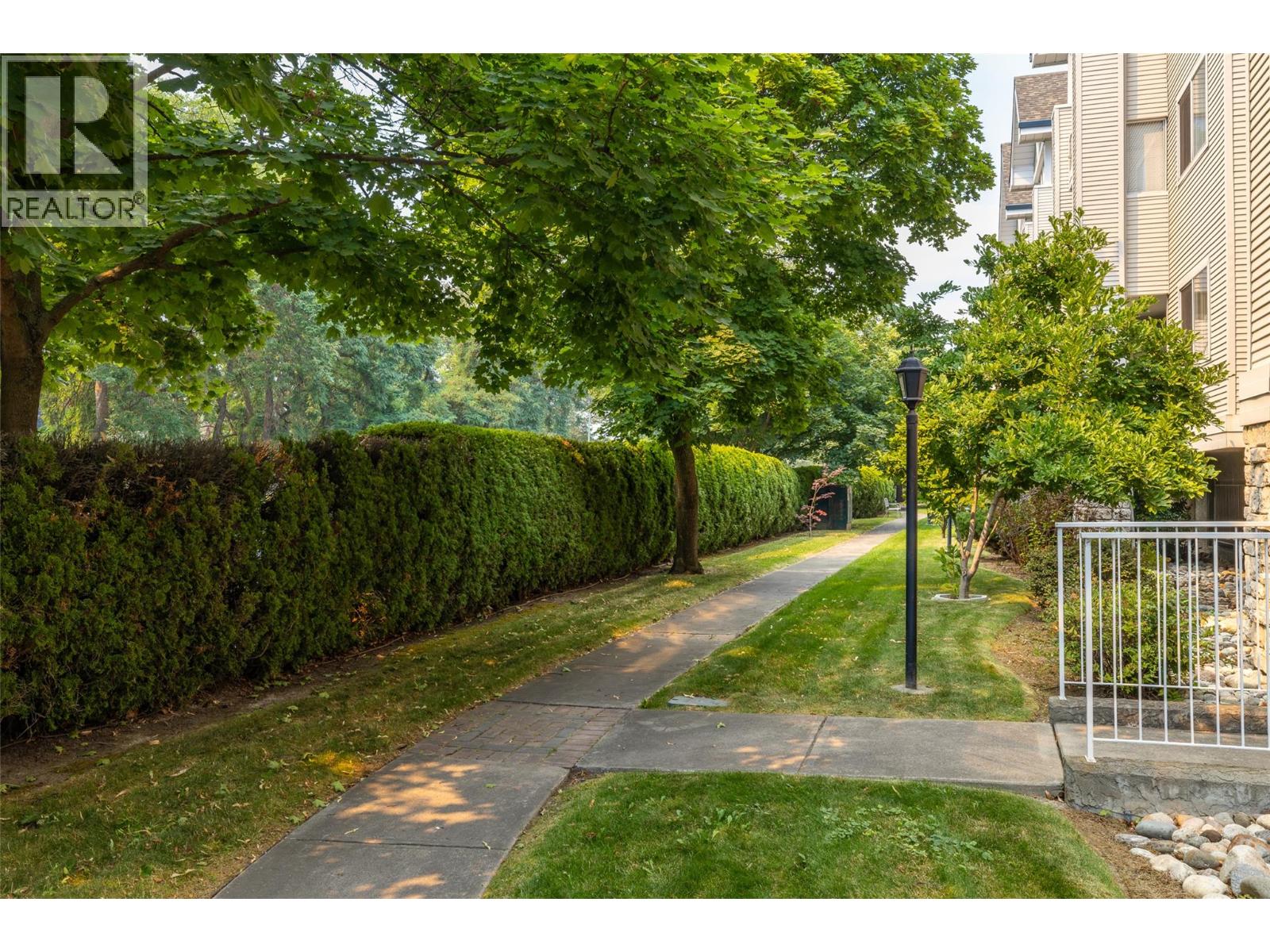 111 940 Glenwood Avenue, Kelowna