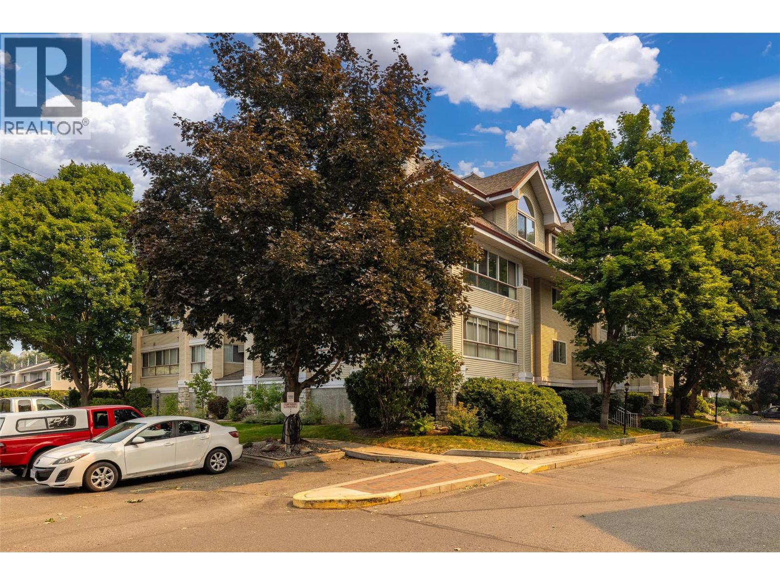 111 940 Glenwood Avenue, Kelowna