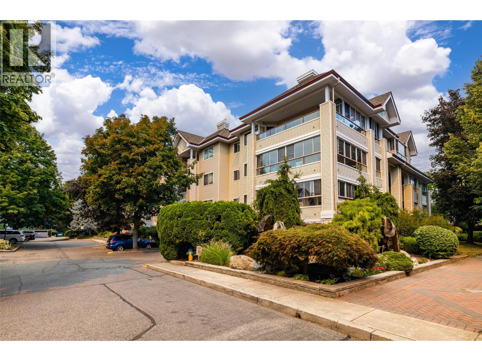 111 940 Glenwood Avenue, Kelowna