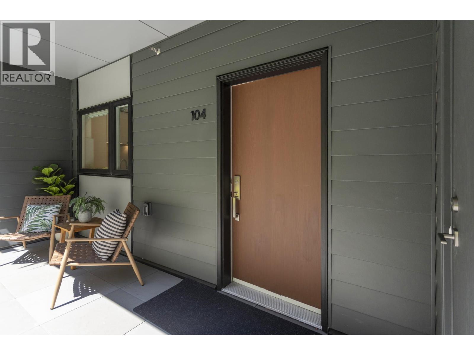 104 342 MOUNTAIN HIGHWAY, North Vancouver