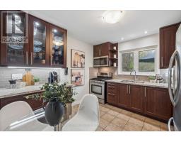 Family room - 78 Springhead Gardens, Richmond Hill, ON L4C5B9 Photo 10