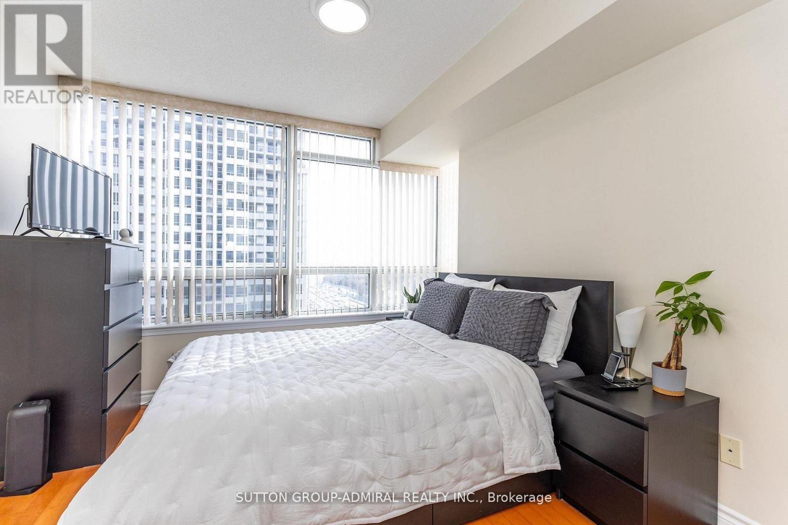 #1606 1 REAN DRIVE - 28