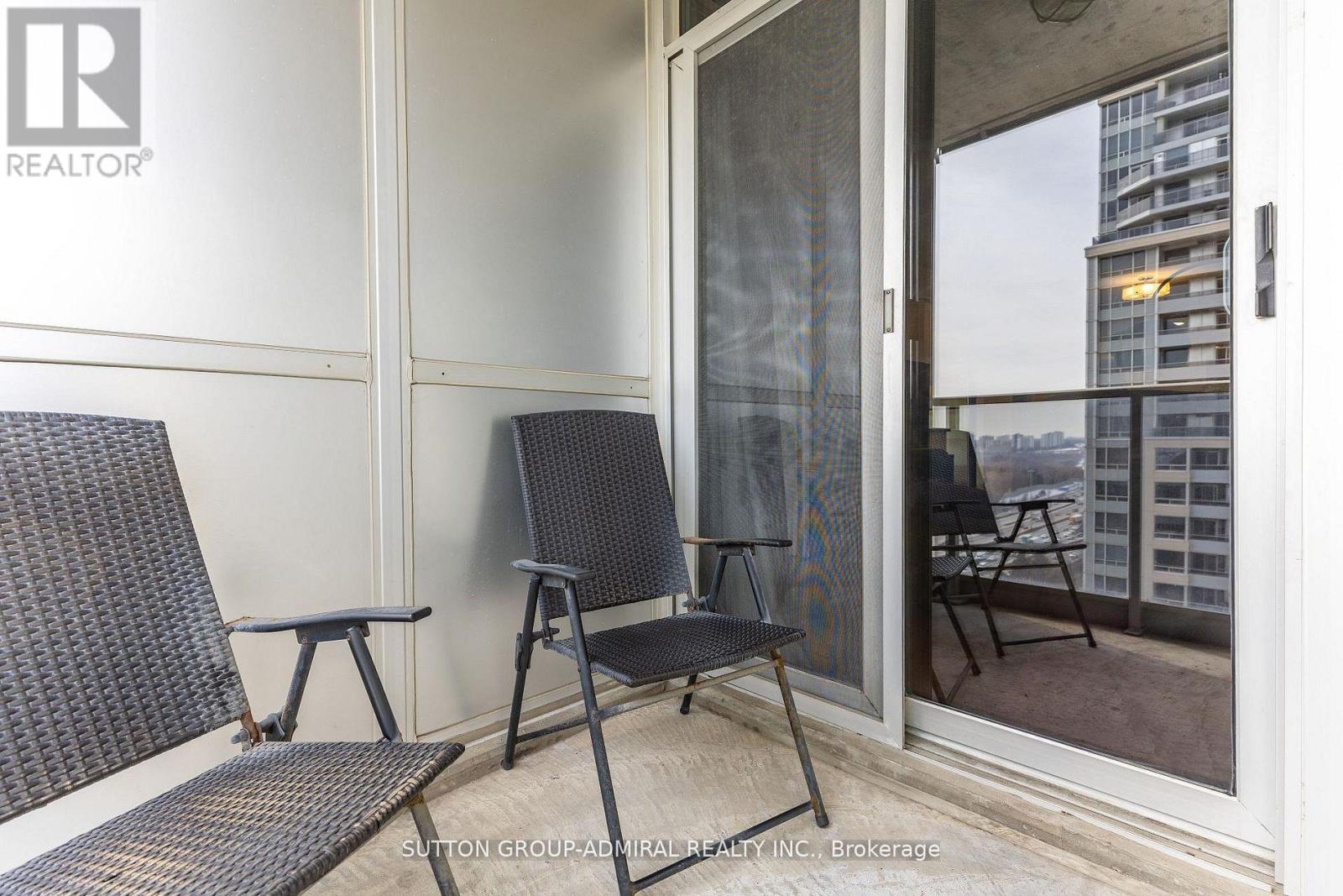 #1606 1 REAN DRIVE - 32