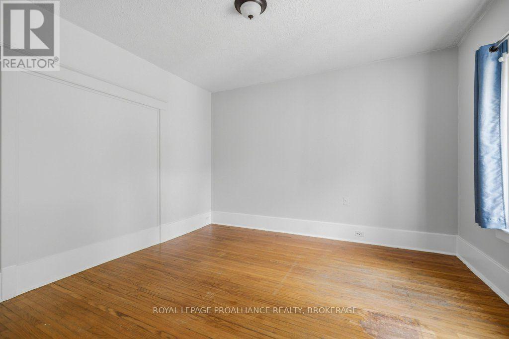 256 COLLINGWOOD STREET - 12