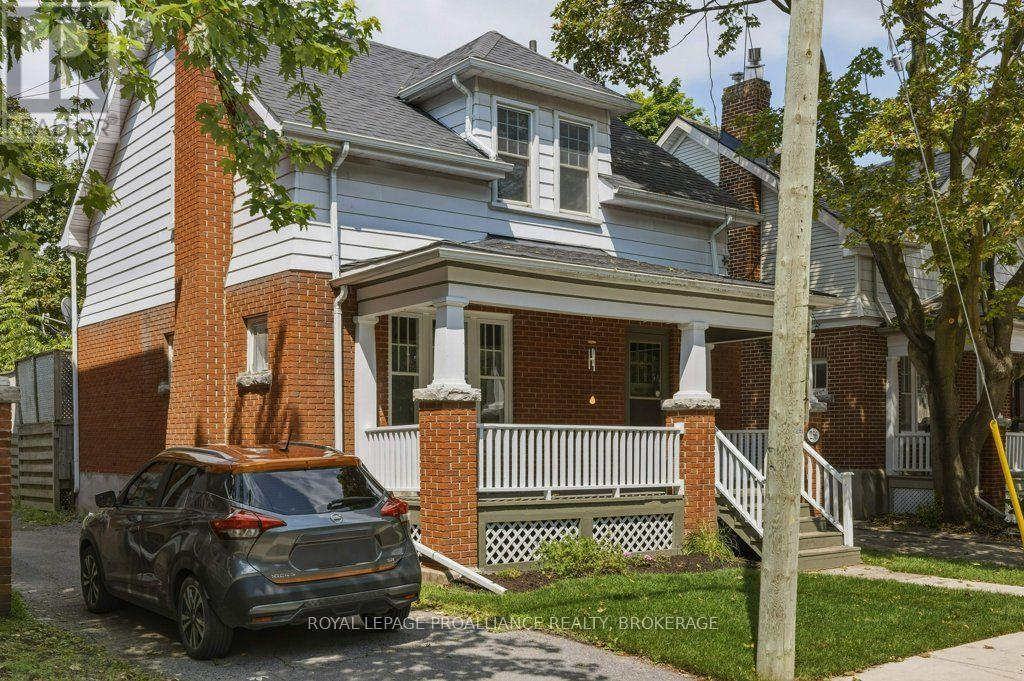 256 COLLINGWOOD STREET - 2