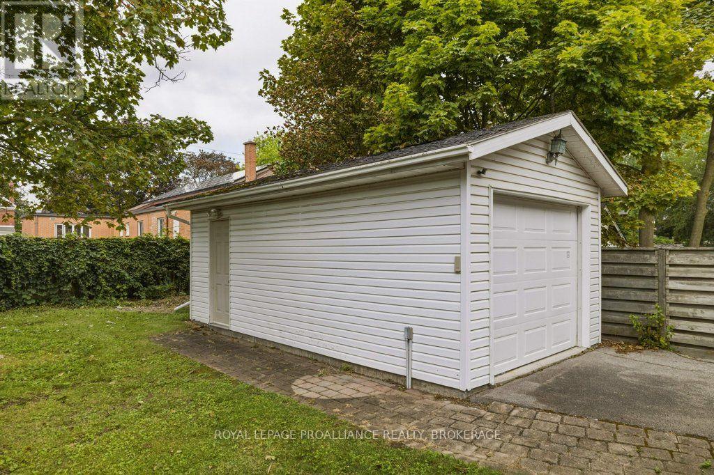 256 COLLINGWOOD STREET - 32