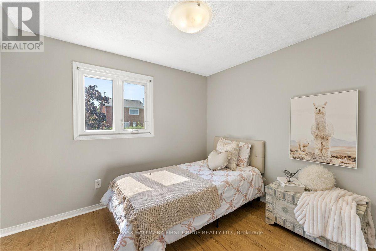 24 FERNBANK PLACE - 17
