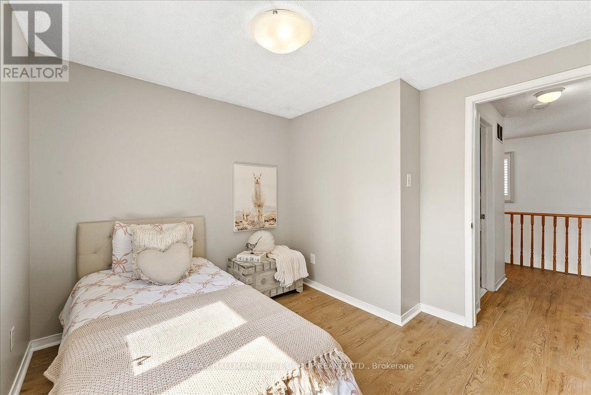 24 FERNBANK PLACE - 18