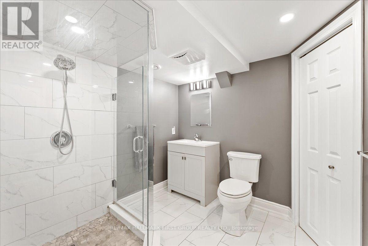 24 FERNBANK PLACE - 23