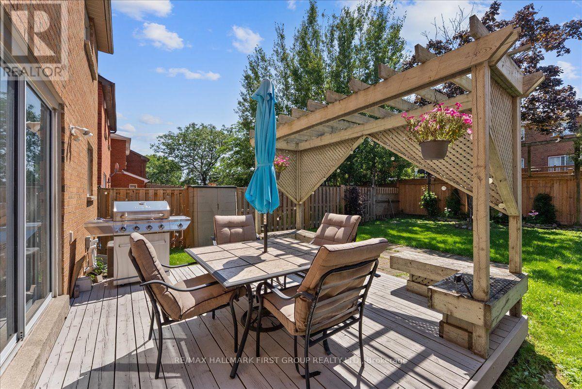 24 FERNBANK PLACE - 25