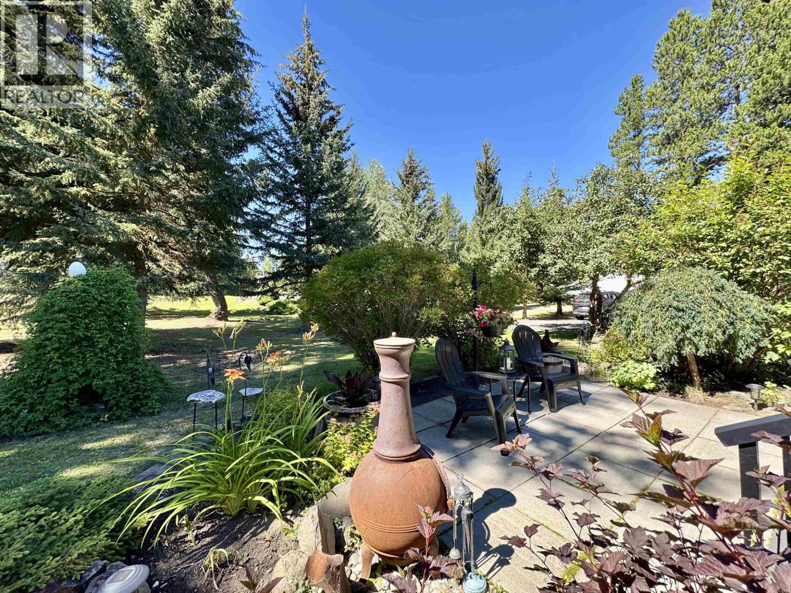 6485 GREY CRESCENT - 8