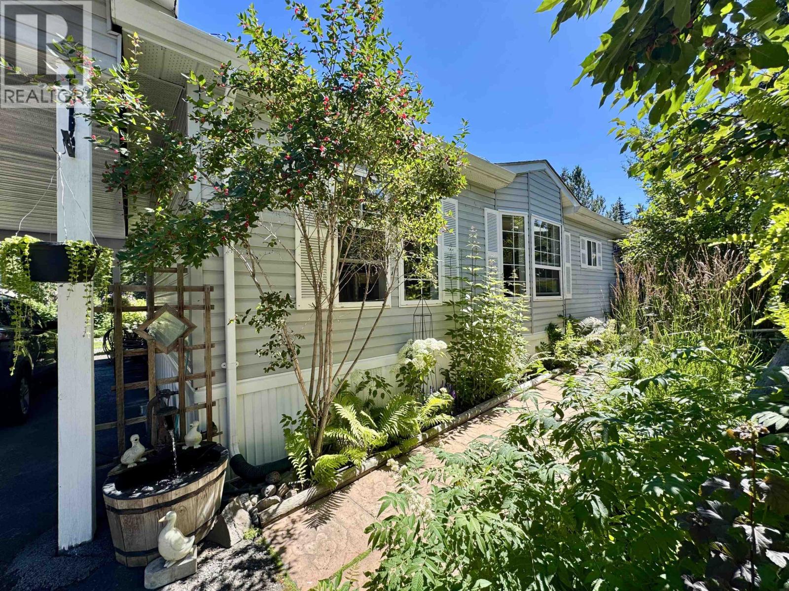 6485 GREY CRESCENT - 3