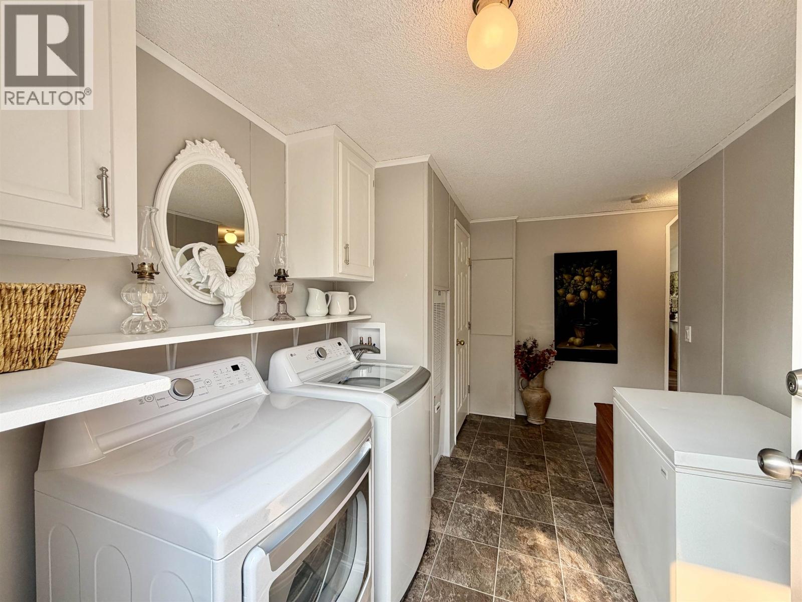 6485 GREY CRESCENT - 15
