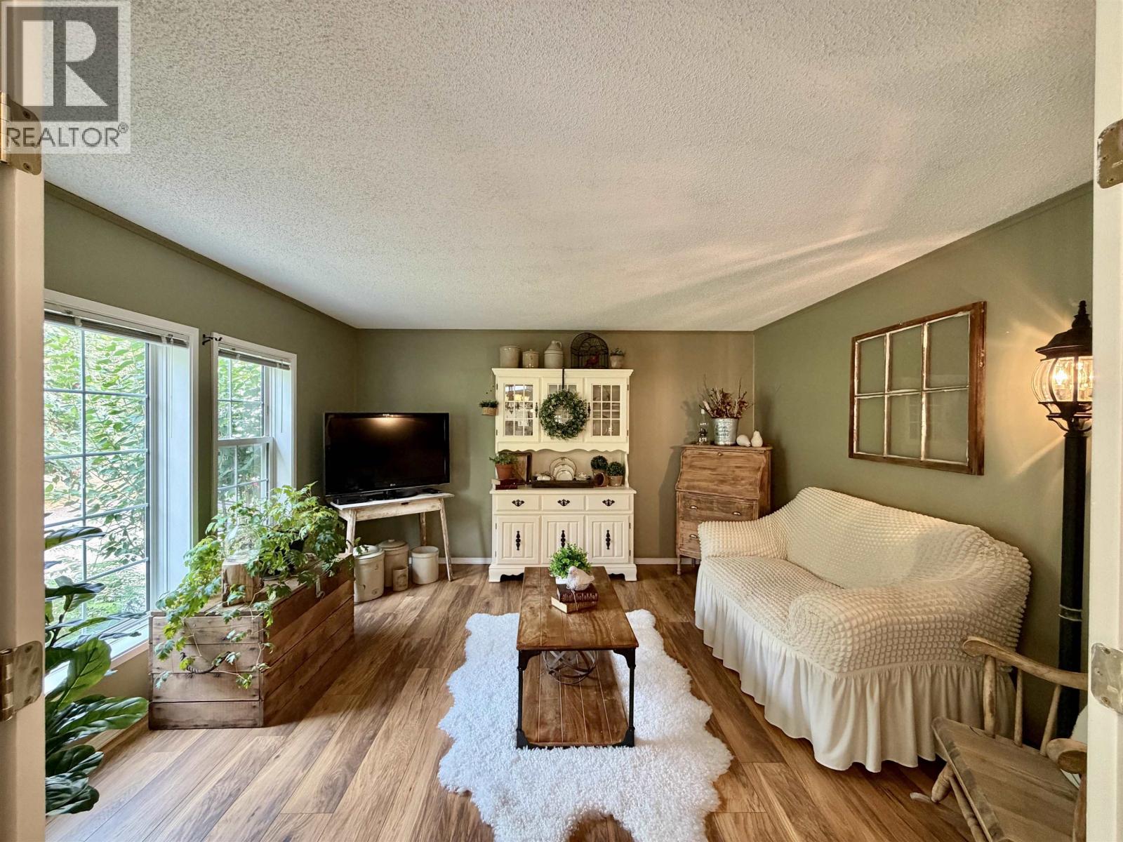 6485 GREY CRESCENT - Image 23