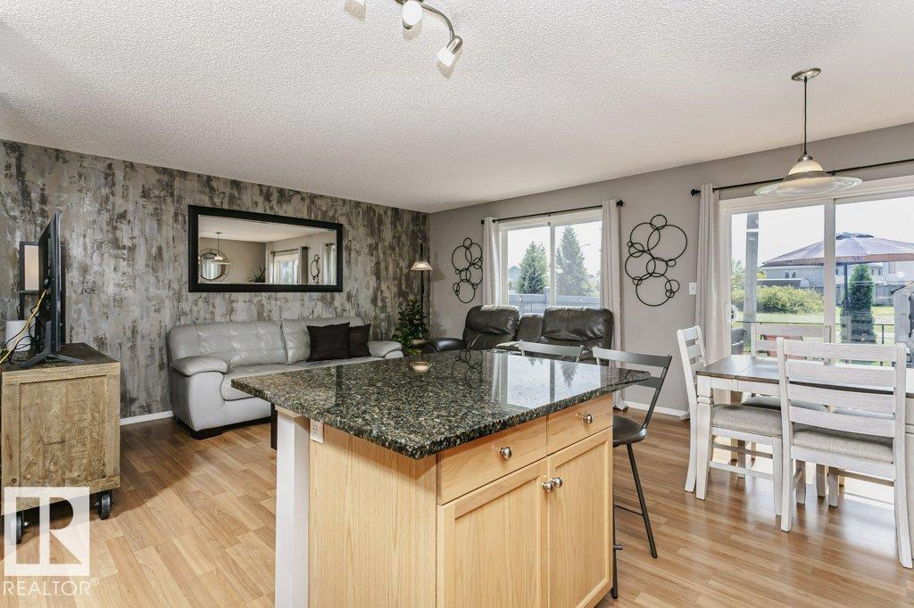 5943 164 AV NW - 15