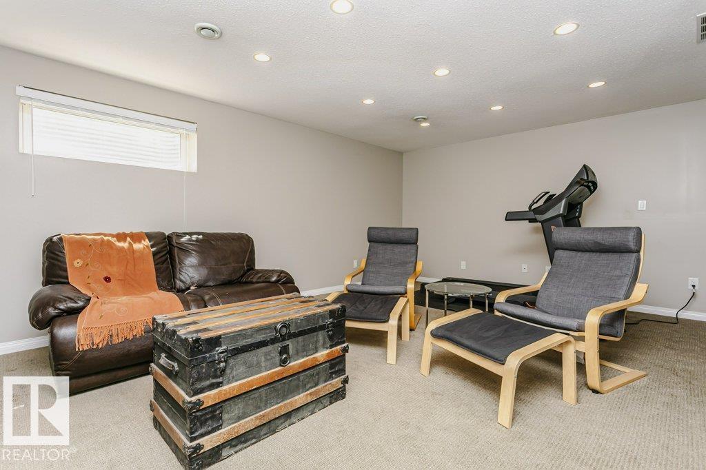 5943 164 AV NW - 35