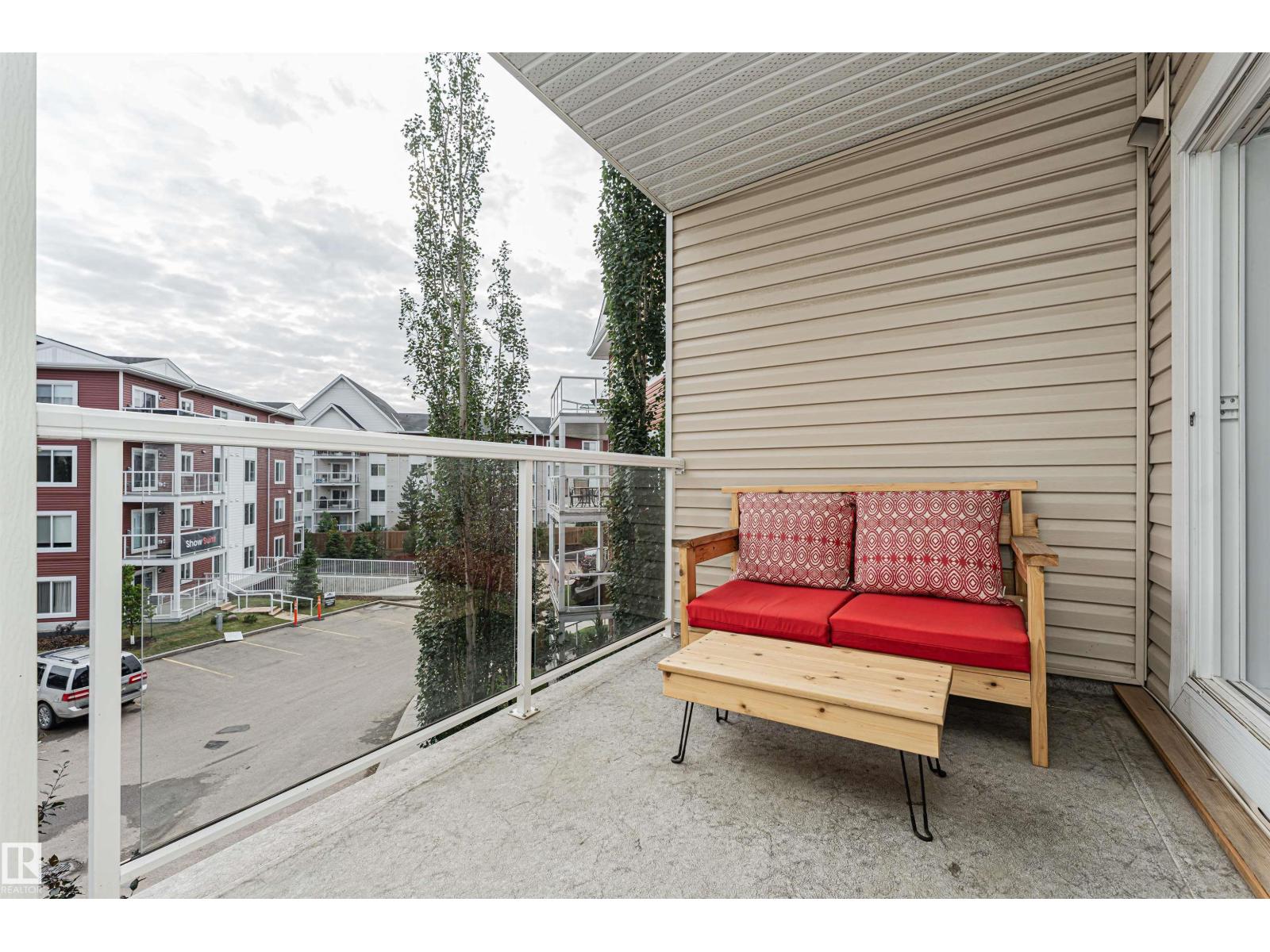 #310 2229 44 AV NW - 26