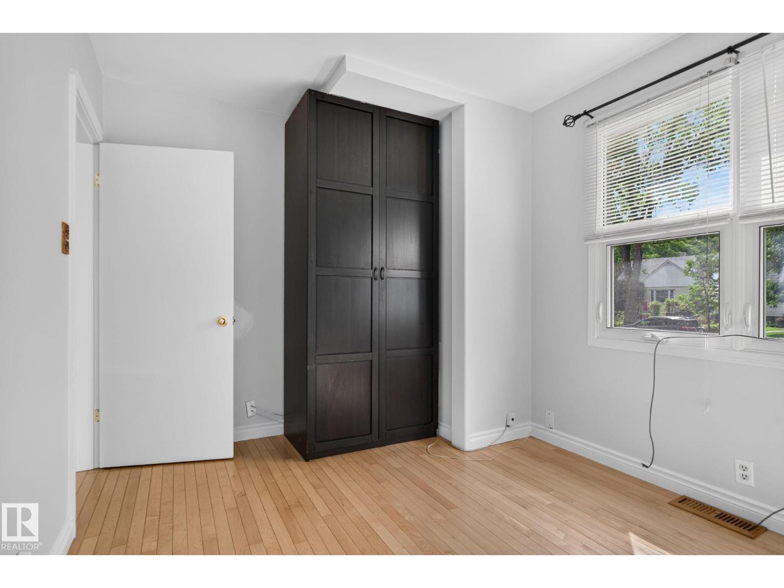 10508 67 AV NW - Image 35