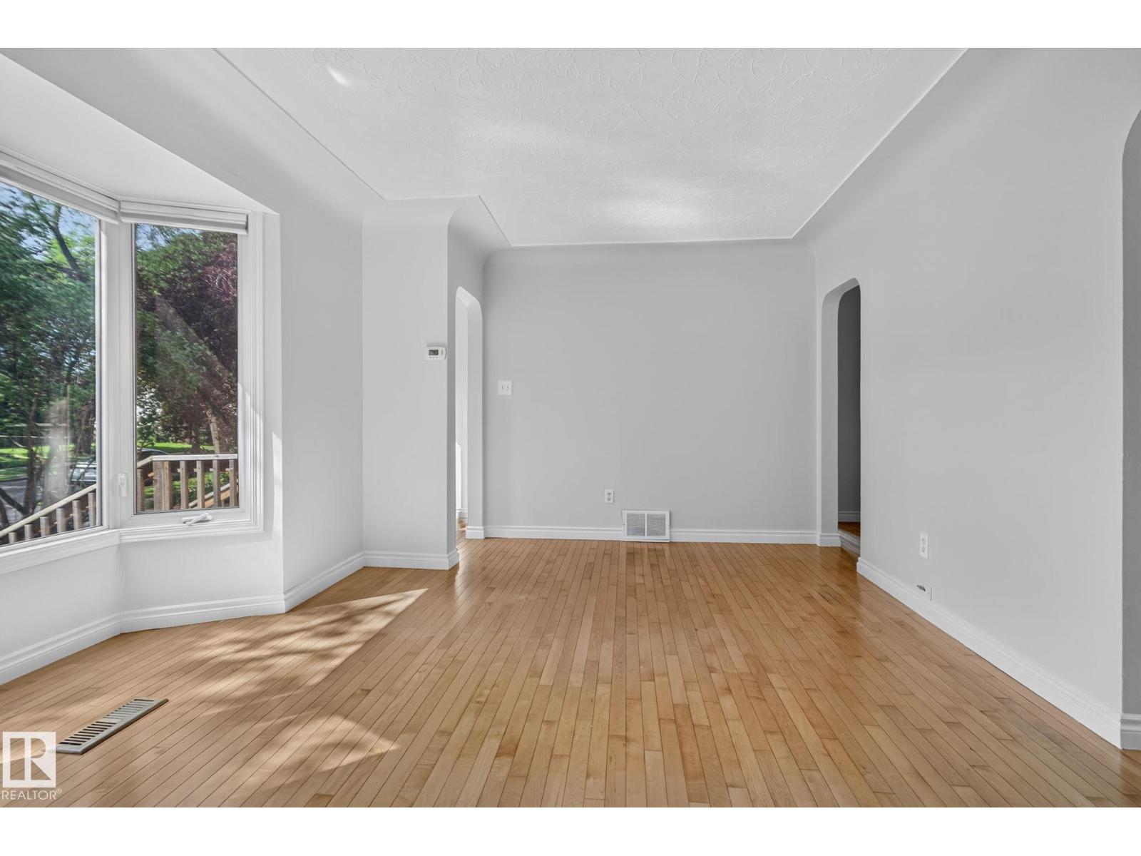 10508 67 AV NW - Image 10