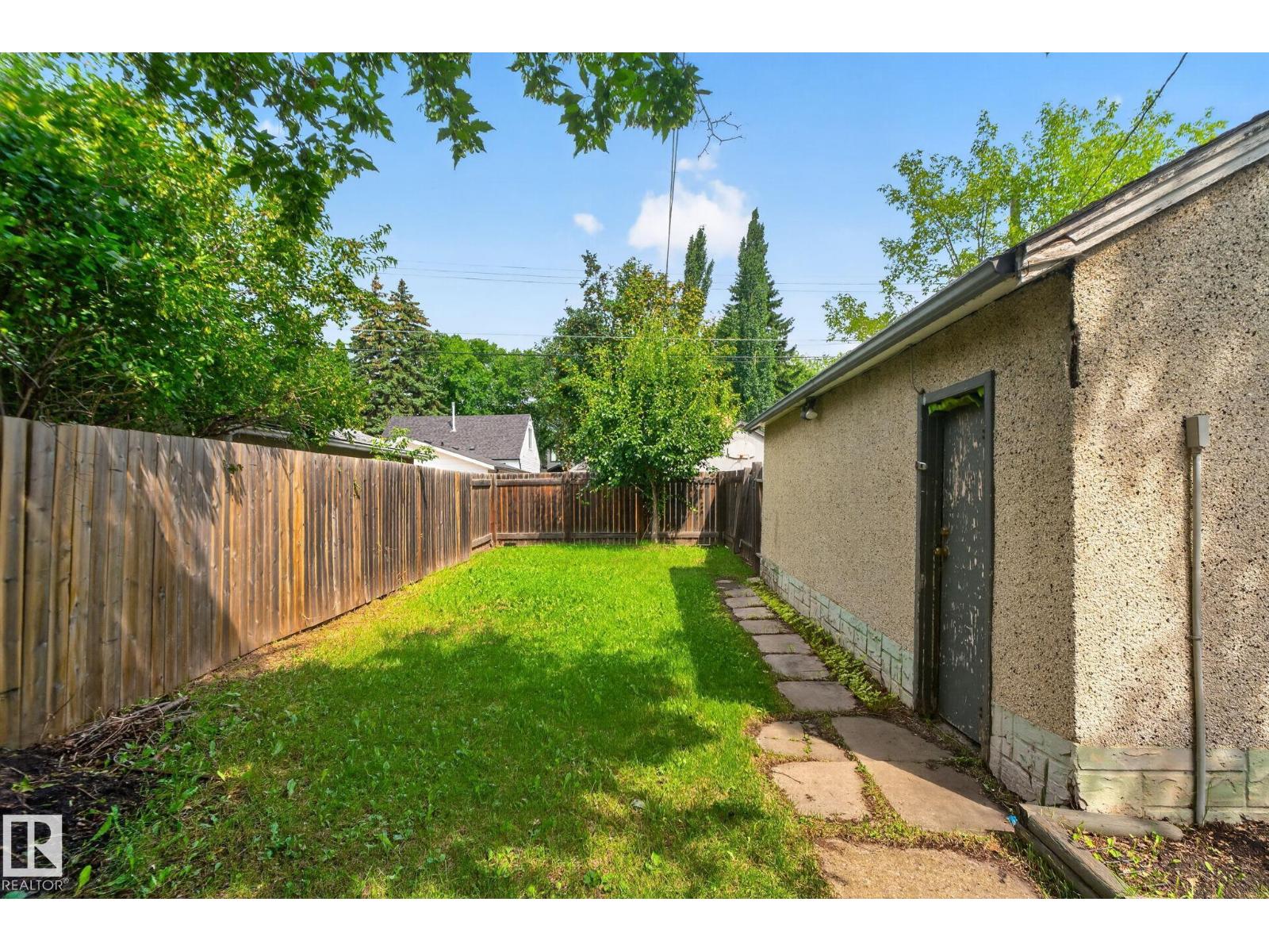 10508 67 AV NW - 4