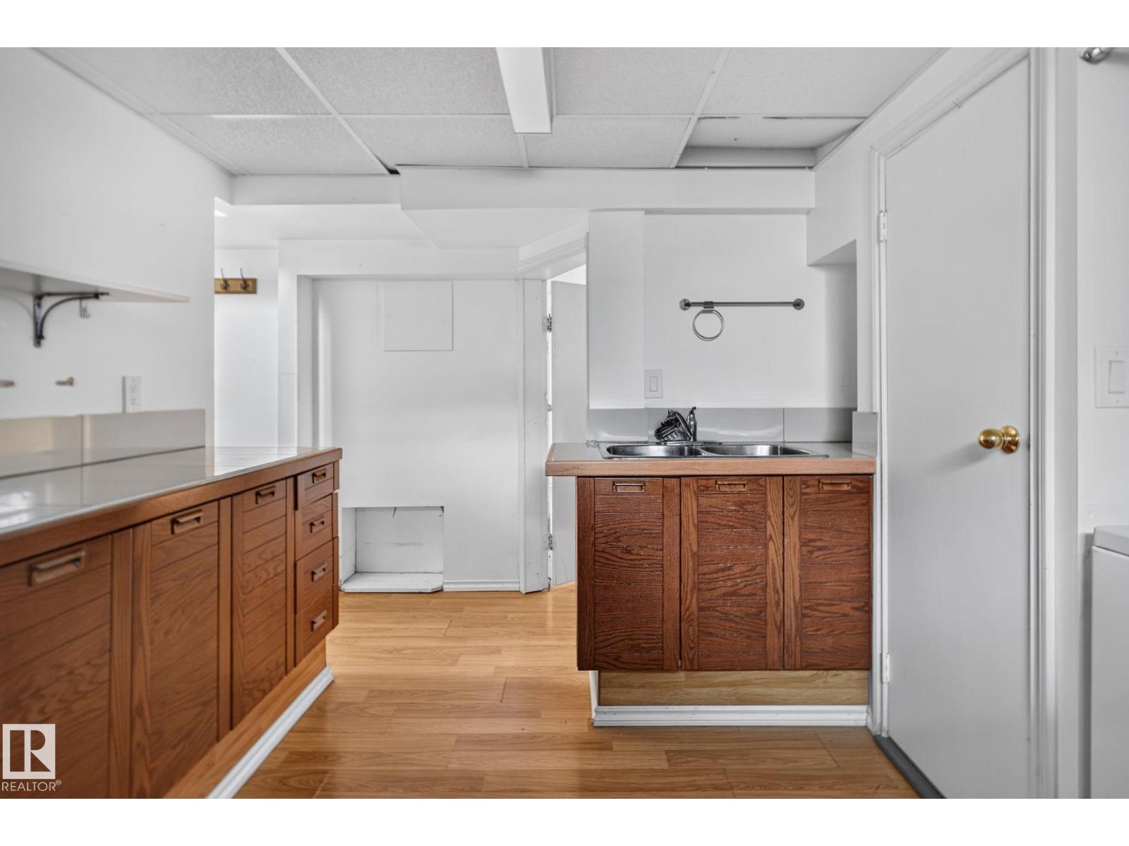 10508 67 AV NW - Image 17