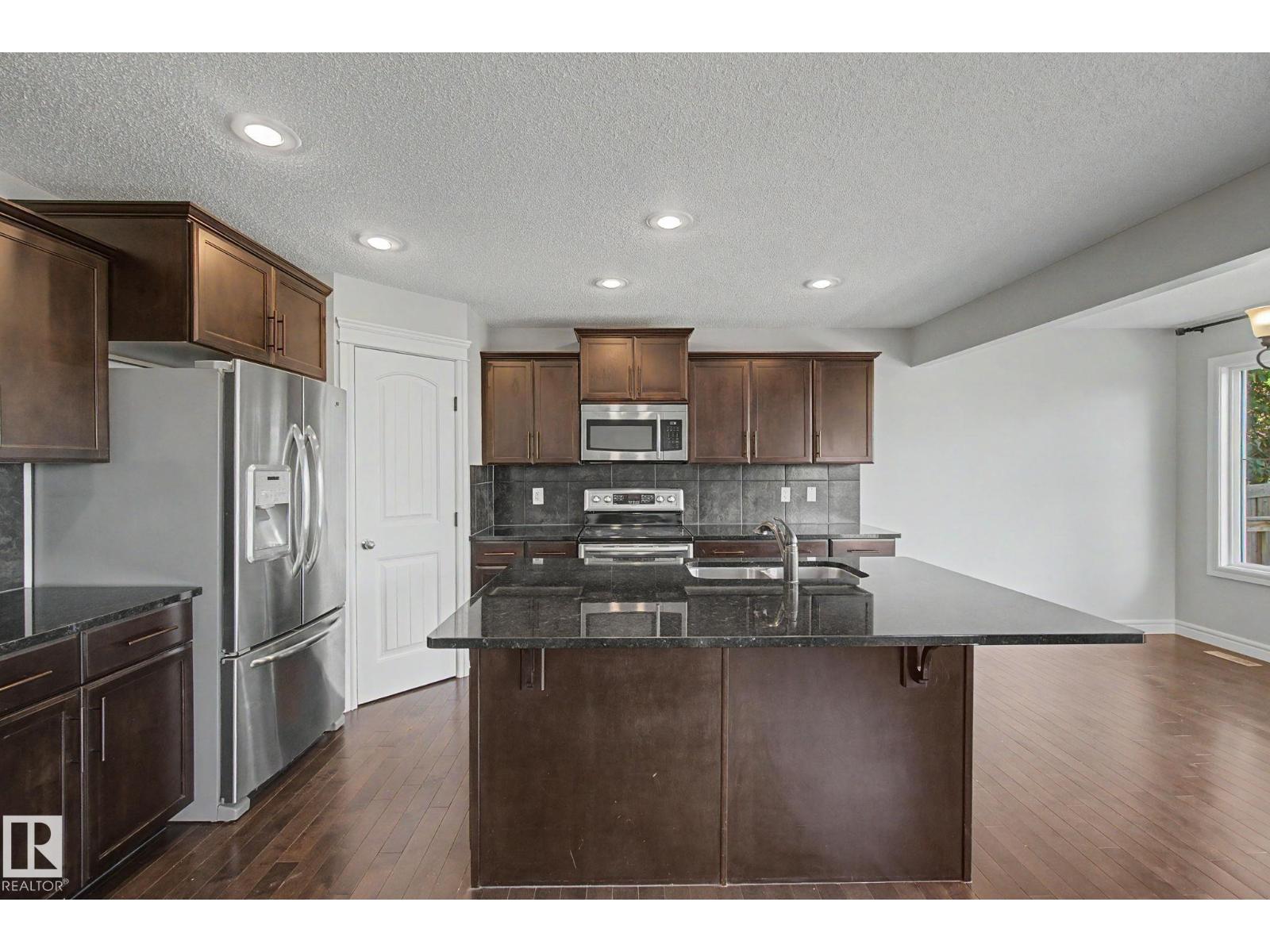15868 10 AV SW - 17
