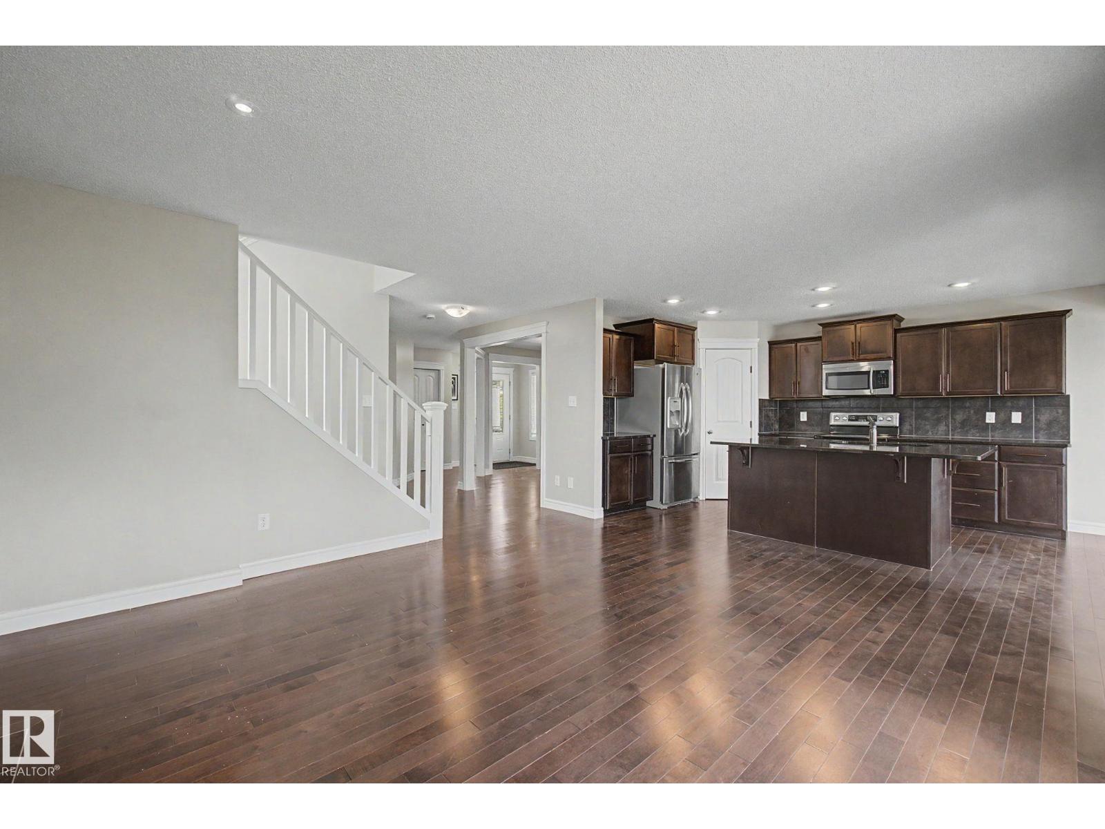 15868 10 AV SW - 13