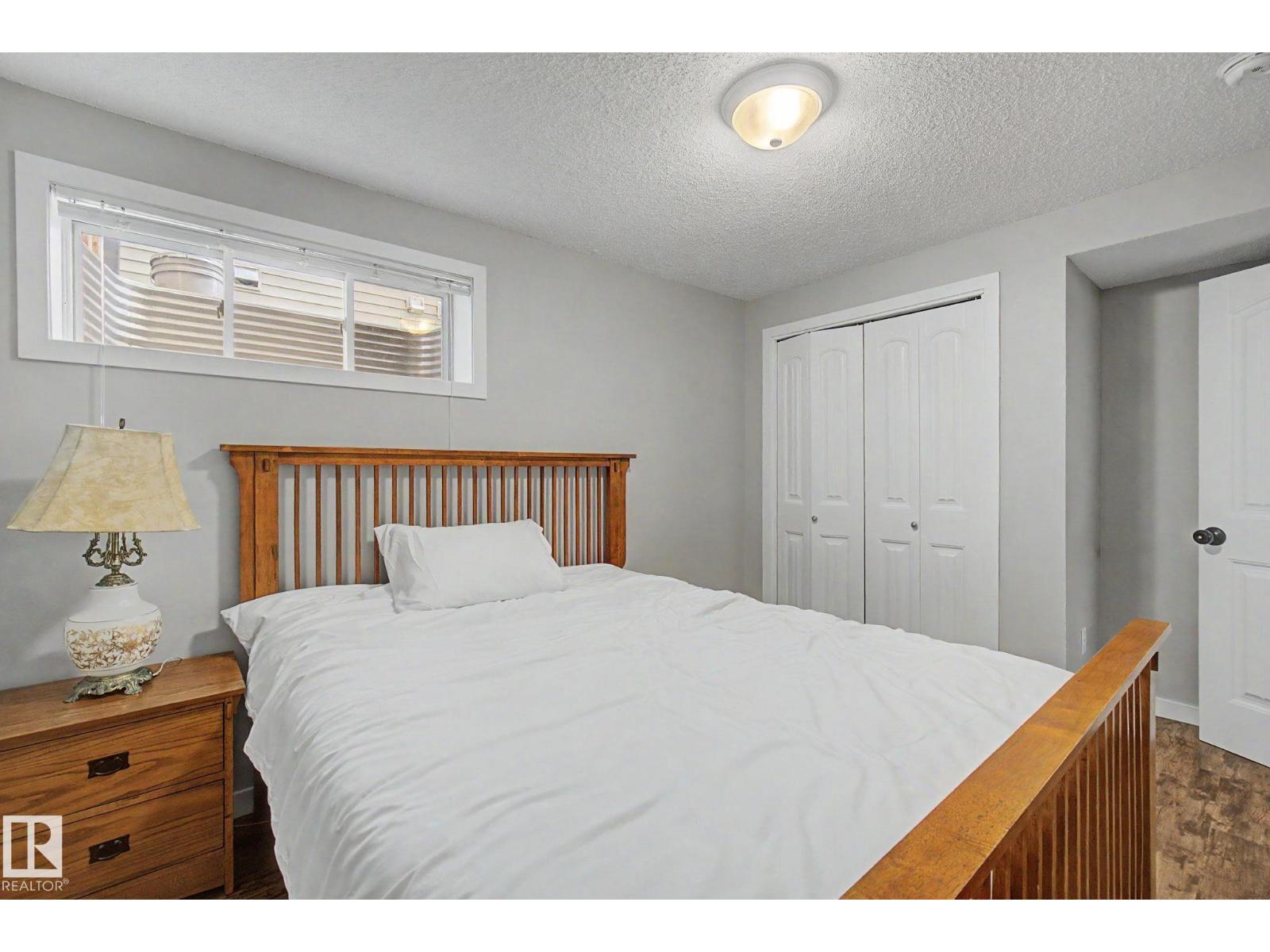 15868 10 AV SW - 55