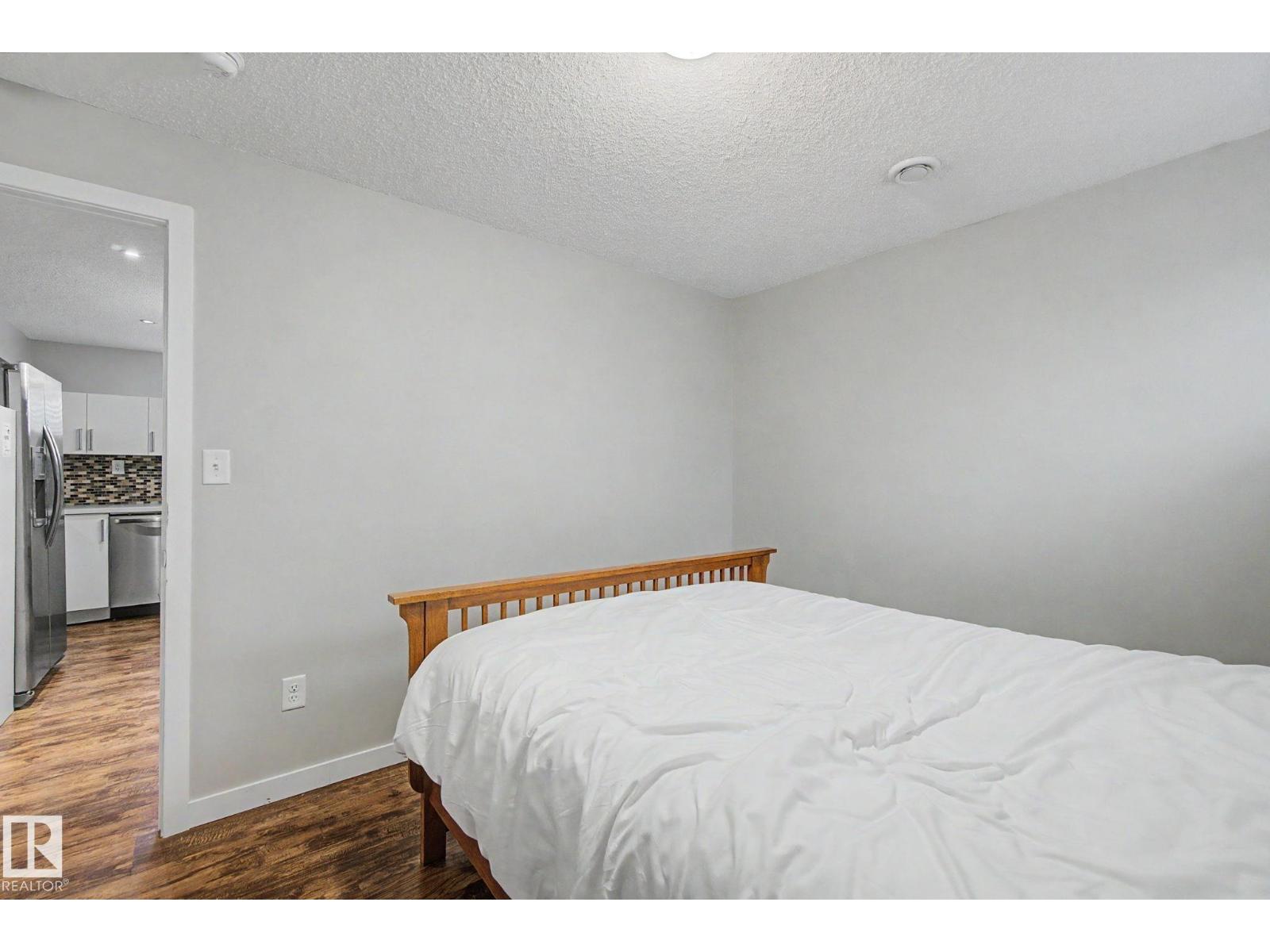 15868 10 AV SW - Image 54