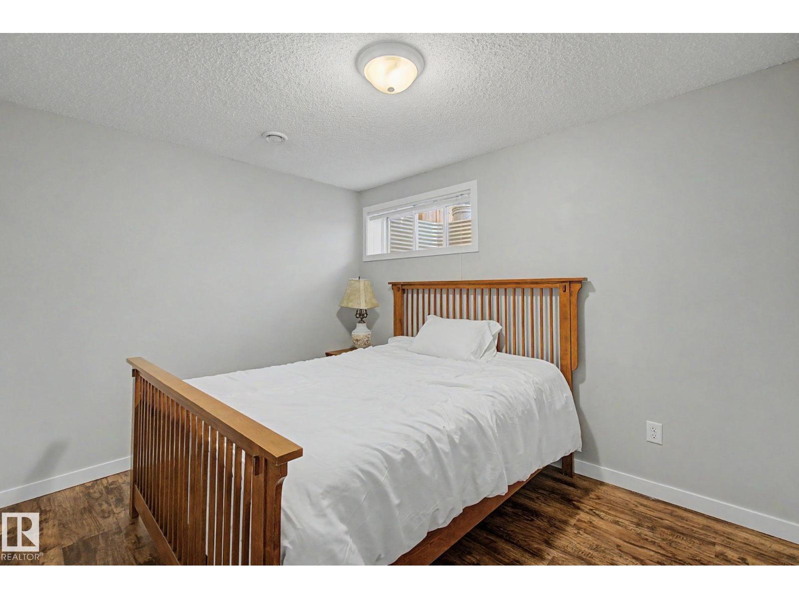 15868 10 AV SW - Image 53