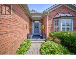 Family room - 141 - 86 Legendary Trail, Whitchurch Stouffville, ON L4A1N6 Photo 6