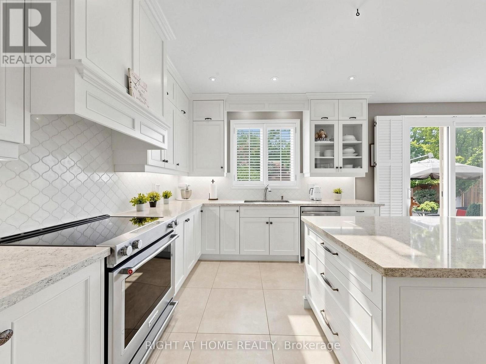 32 LAKE FOREST DRIVE - 17