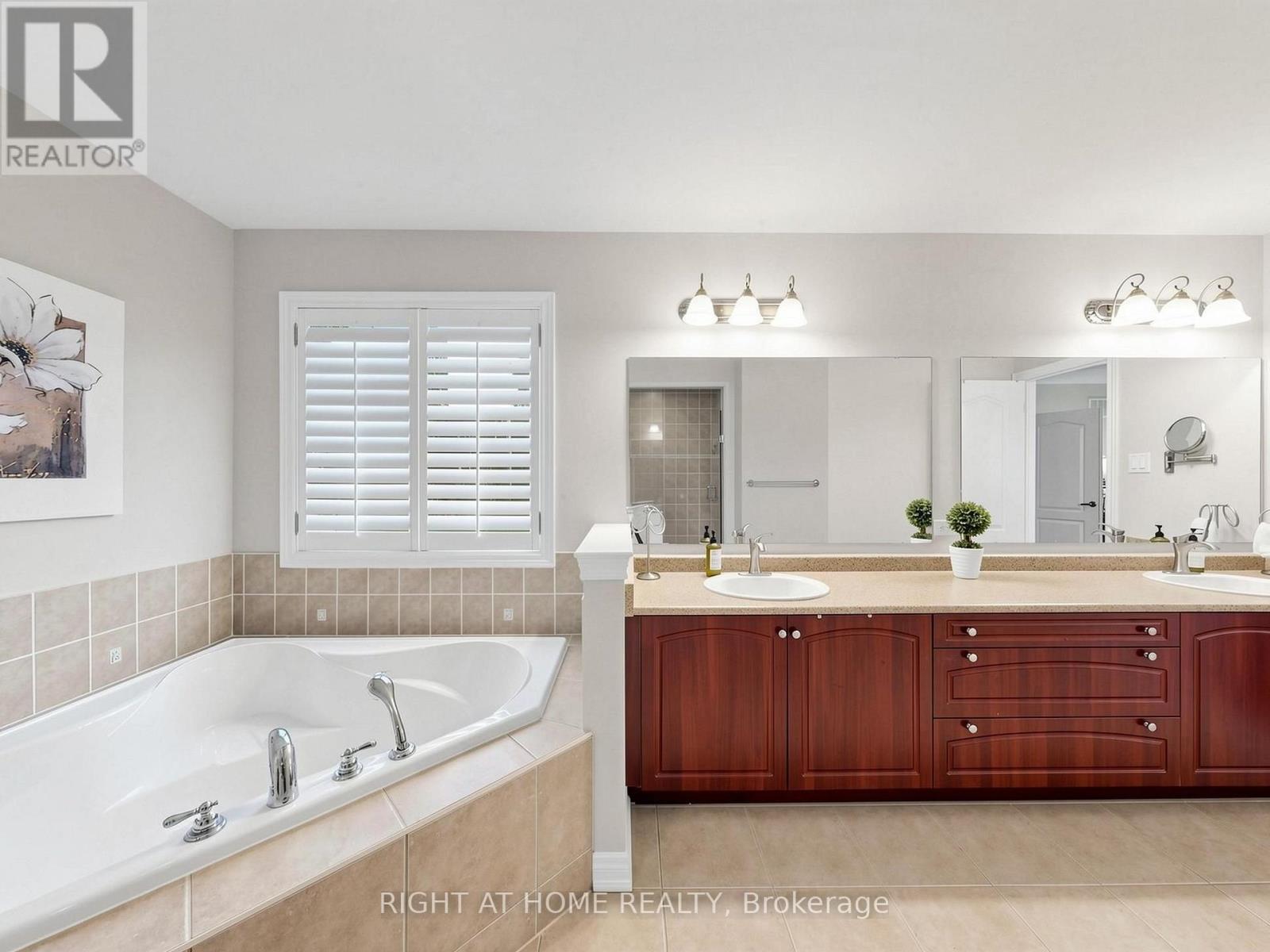 32 LAKE FOREST DRIVE - 22