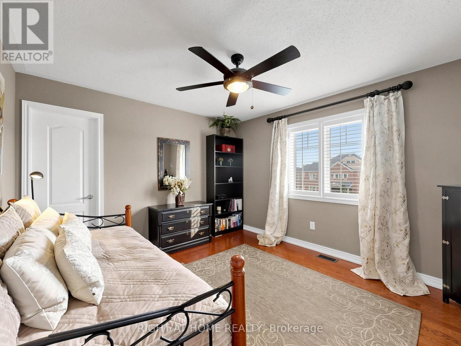 32 LAKE FOREST DRIVE - 25