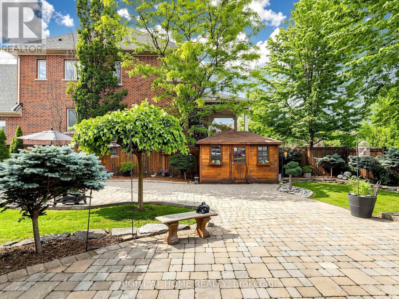 32 LAKE FOREST DRIVE - 35