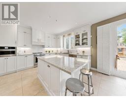 32 Lake Forest Drive, Richmond Hill, ON L4E0B2 Photo 15