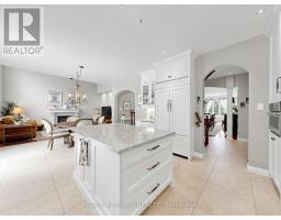 32 Lake Forest Drive, Richmond Hill, ON L4E0B2 Photo 16