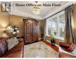 Office - 32 Lake Forest Drive, Richmond Hill, ON L4E0B2 Photo 9