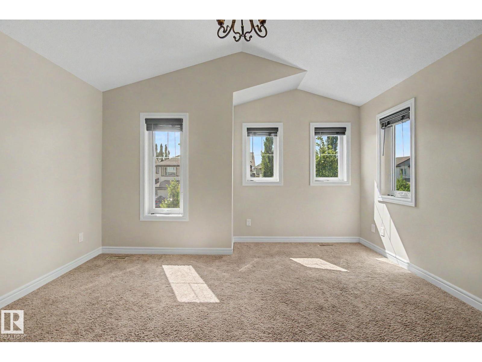 15868 10 AV SW - 27