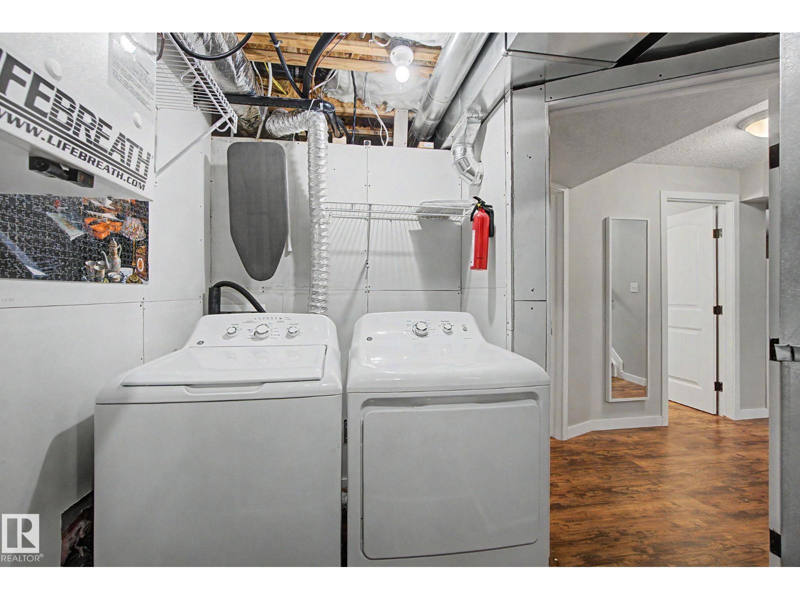15868 10 AV SW - 61