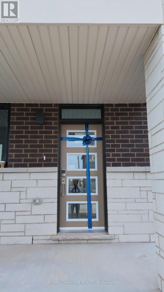 123 VINEWOOD CRESCENT, Barrie — photo 2