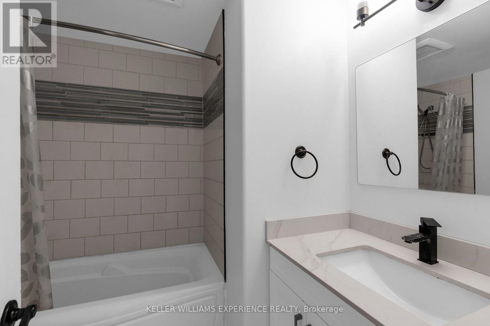 49 DAPHNE CRESCENT - 12